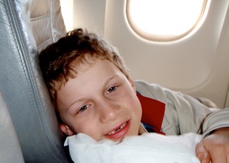 flygal2 Child on airplane