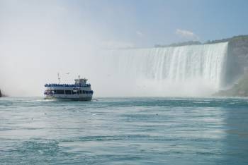 maid-of-mist-by-jeff