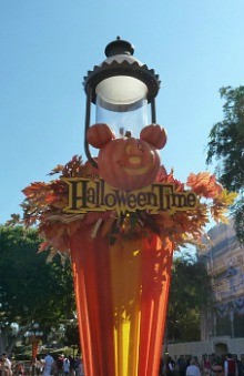 Mickey's Halloween Party Disneyland (Jennifer Miner) Pirates League Mickeys Halloween Party Disneyland