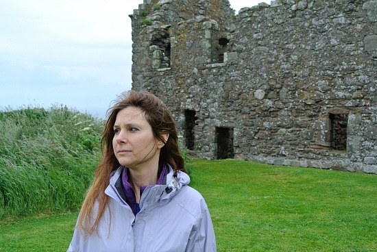 Visiting Dunottarr Castle in Stonehaven, Scotland